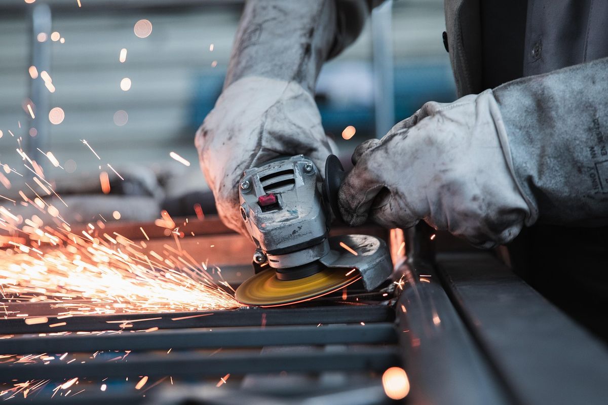 Indeks PMI Turun  Aktivitas Industri Pengolahan Melambat