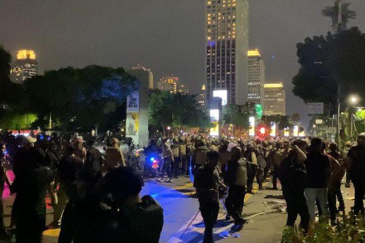 Jakarta Memanas Bikin Mal Tutup Cepat, Pemerintah Diminta Turun Tangan!